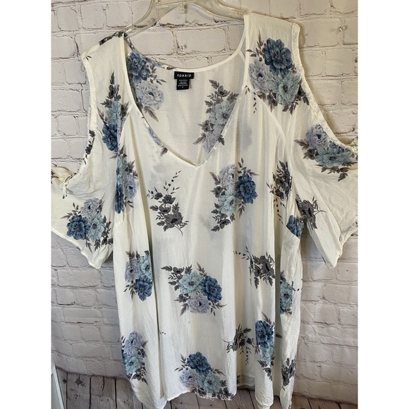 Torrid 100% Cotton White Blue Embroidered Flower Cold Shoulder Top 4xl - Picture 1 of 6